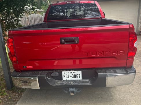 Used 2016 Toyota Tundra SR5 RWD image 2