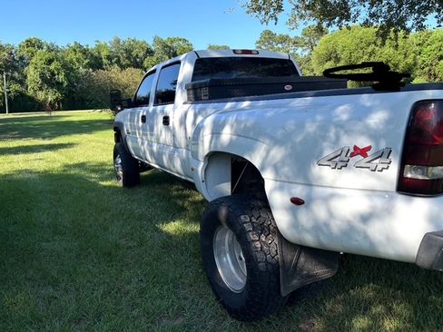 Used 2001 Chevrolet Silverado 3500 LS w/ Off-Road Skid Plate Pkg AWD/4WD image 4