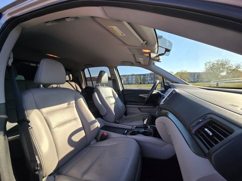 Used 2017 Honda Ridgeline RTL image 5