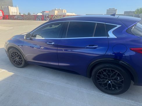 Used 2017 INFINITI QX30 FWD image 6