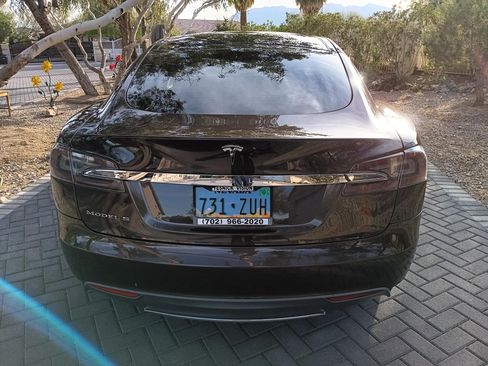 Used 2013 Tesla Model S image 8