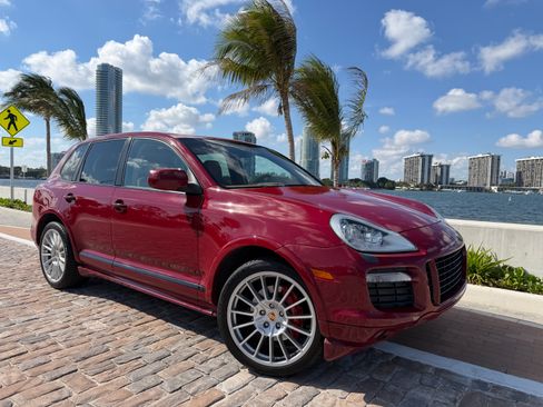 Used 2008 Porsche Cayenne GTS image 1