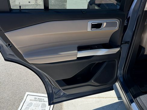 Used 2021 Ford Explorer Limited w/ Equipment Group 301A image 10