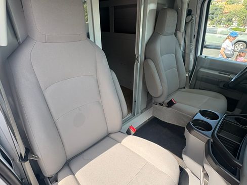 Used 2023 Ford E-350 and Econoline 350 Super Duty w/ Power Windows & Locks Group image 10