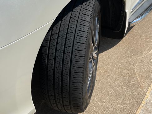 Used 2017 INFINITI QX60 Luxe w/ Deluxe Technology Package image 6