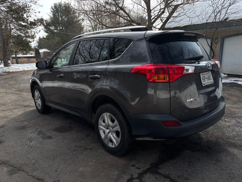 Used 2015 Toyota RAV4 LE image 4