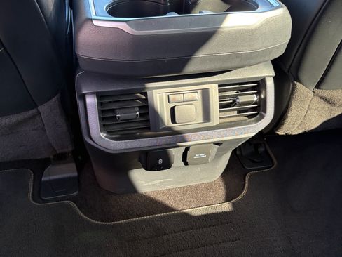 Used 2023 Ford F150 Platinum image 13