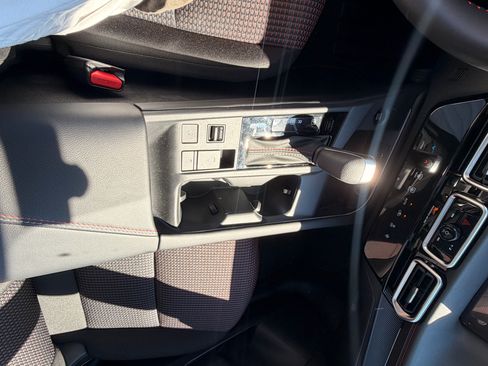 Used 2026 Nissan Sentra SR w/ Floor Mat Package FWD image 15