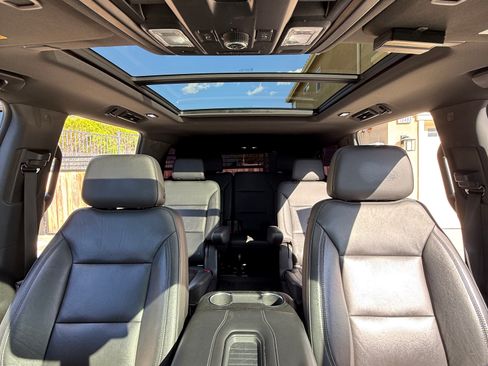 Used 2021 Chevrolet Tahoe LT w/ LT Signature Package image 15
