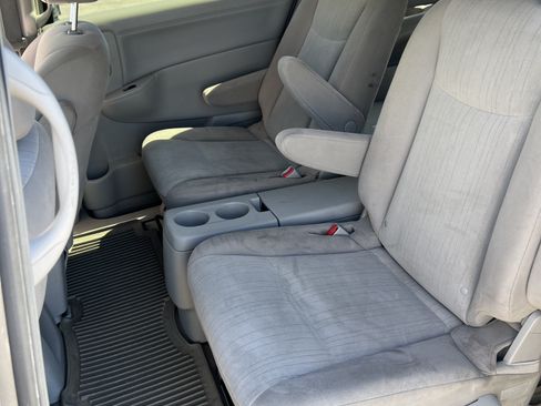 Used 2016 Nissan Quest SV image 6
