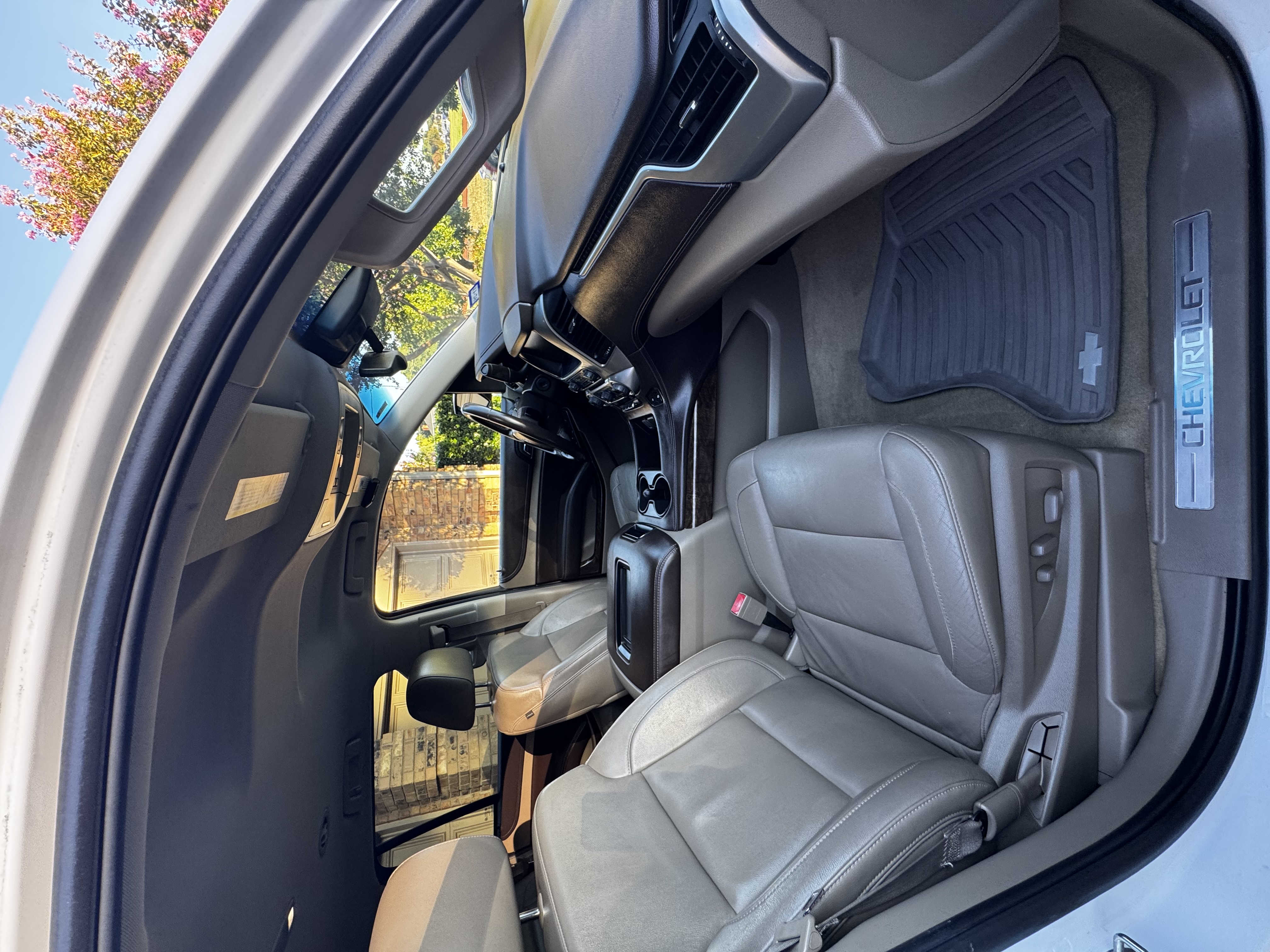 Used 2015 Chevrolet Tahoe LT RWD image 5