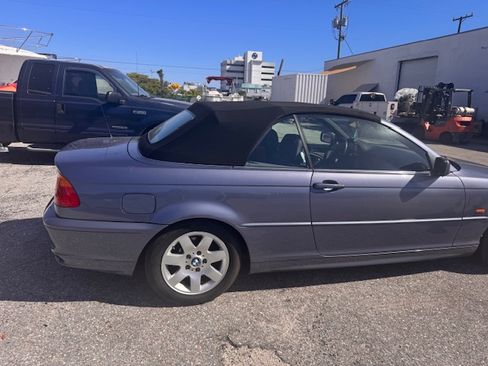 Used 2001 BMW 325Ci Convertible RWD image 6