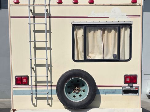 Used 1993 Ford E-350 and Econoline 350 image 4