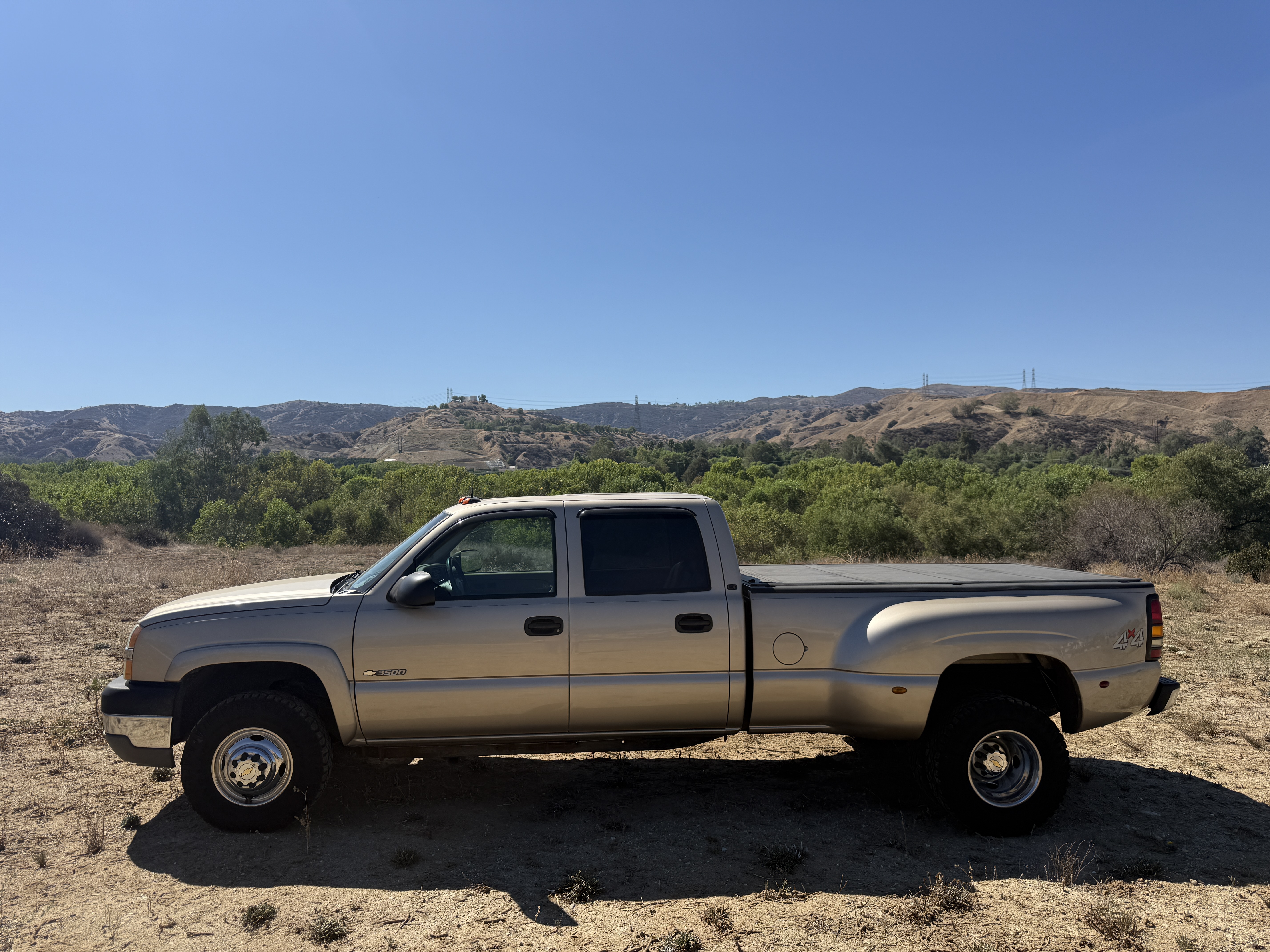 Used 2004 Chevrolet Silverado 3500 4x4 Crew Cab w/ Skid Plate Package image 1