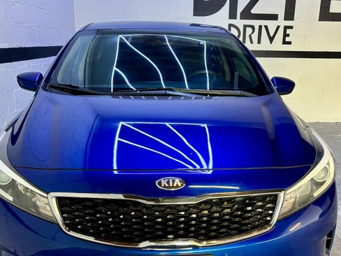 Used 2018 Kia Forte LX image 2