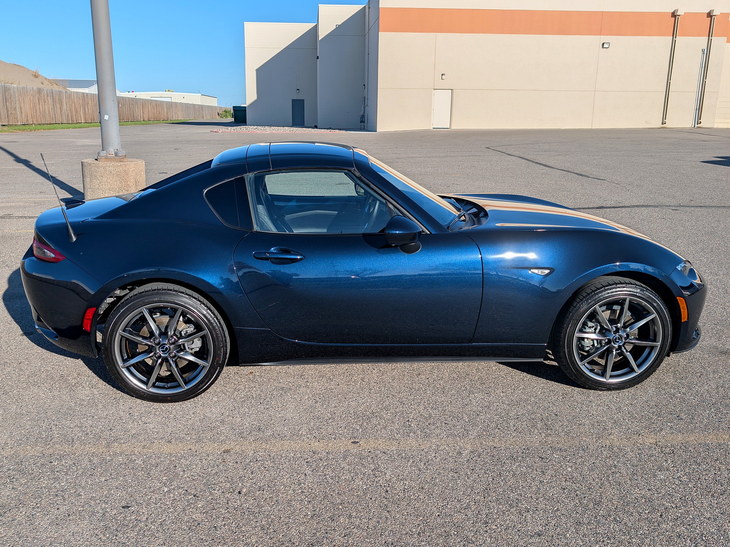 Used 2021 MAZDA MX-5 Miata RF Grand Touring RWD image 10