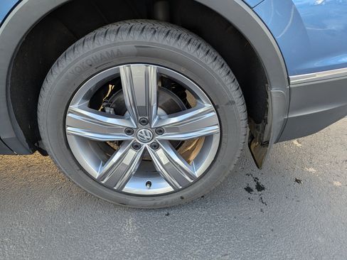 Used 2019 Volkswagen Tiguan SEL Premium w/ 3rd Row Seat Package image 18