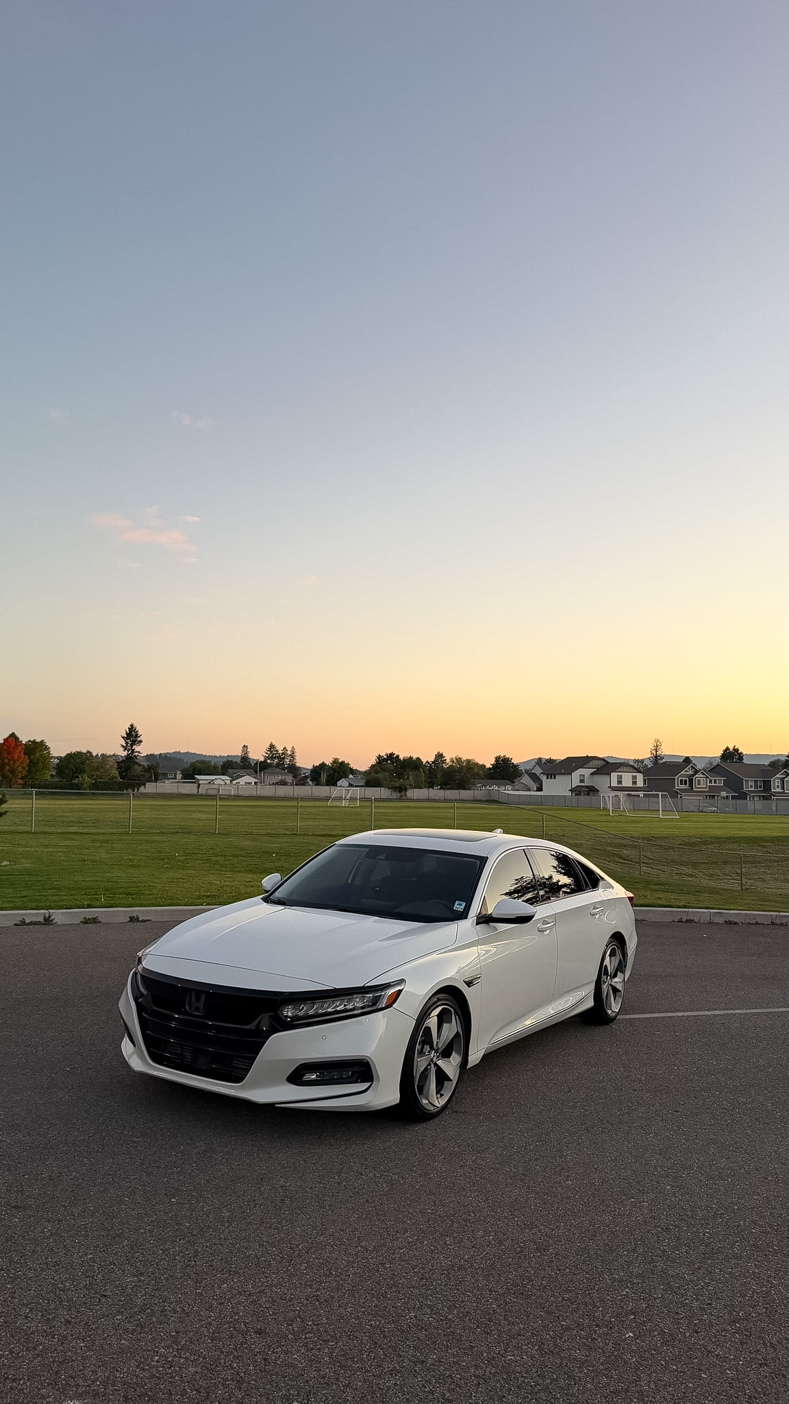 Used 2018 Honda Accord Touring image 1