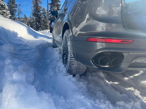 Used 2016 Porsche Cayenne GTS AWD/4WD image 9