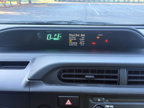 Used 2013 Toyota Prius C One FWD image 12
