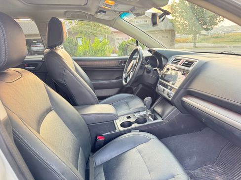 Used 2016 Subaru Outback 2.5i Limited AWD/4WD image 6