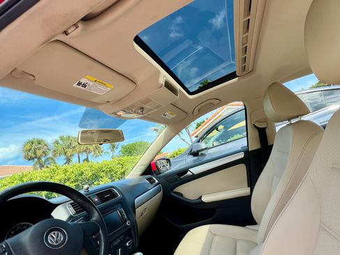 Used 2013 Volkswagen Jetta SE image 16