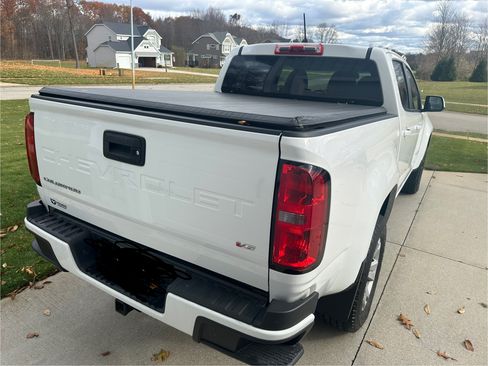 Used 2022 Chevrolet Colorado LT image 2
