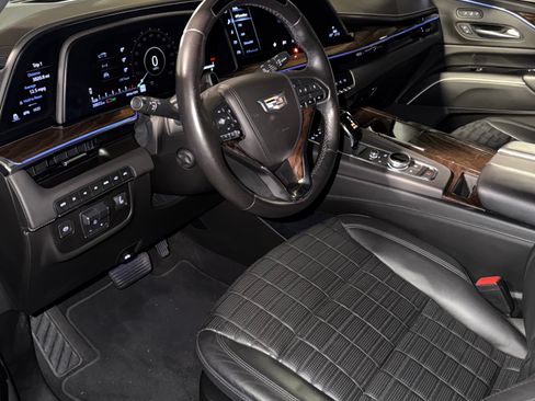 Used 2022 Cadillac Escalade Sport Platinum w/ Heavy-Duty Trailer Package AWD/4WD image 19