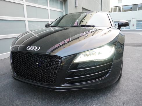 Used 2011 Audi R8 V10 AWD/4WD image 6