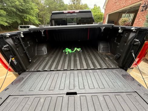 Used 2024 GMC Sierra 1500 AT4 w/ Technology Package AWD/4WD image 8