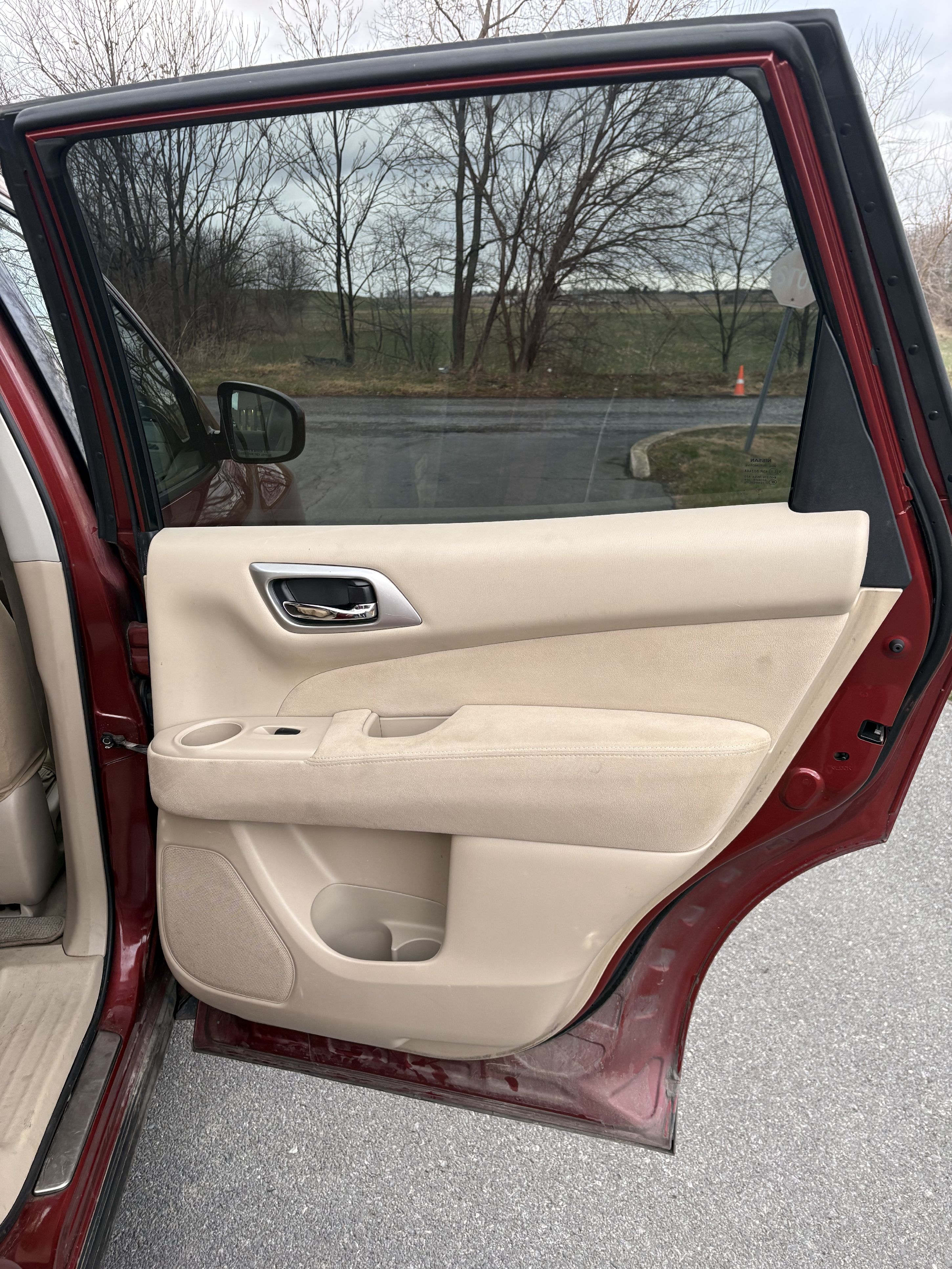 Used 2013 Nissan Pathfinder SV w/ Cargo Pkg AWD/4WD image 16