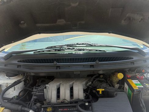 Used 1996 Dodge Caravan ES FWD image 32