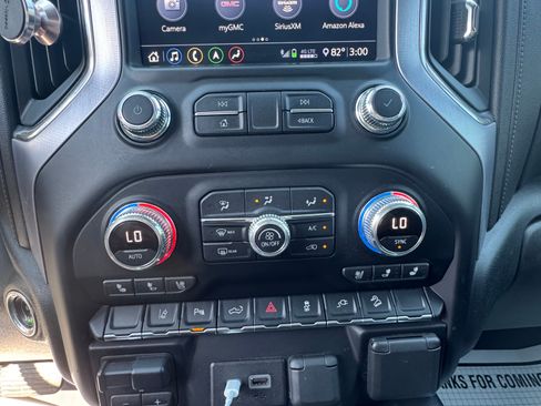 Used 2020 GMC Sierra 2500 SLT w/ SLT Premium Plus Package image 19