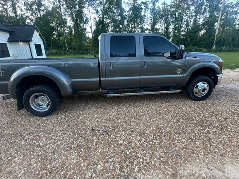 Used 2011 Ford F350 Lariat w/ Lariat Interior Pkg AWD/4WD image 6