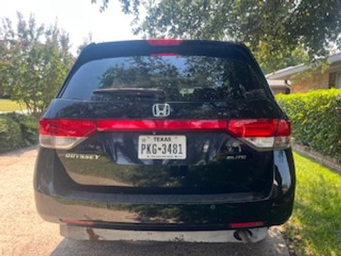 Used 2015 Honda Odyssey Touring Elite image 2