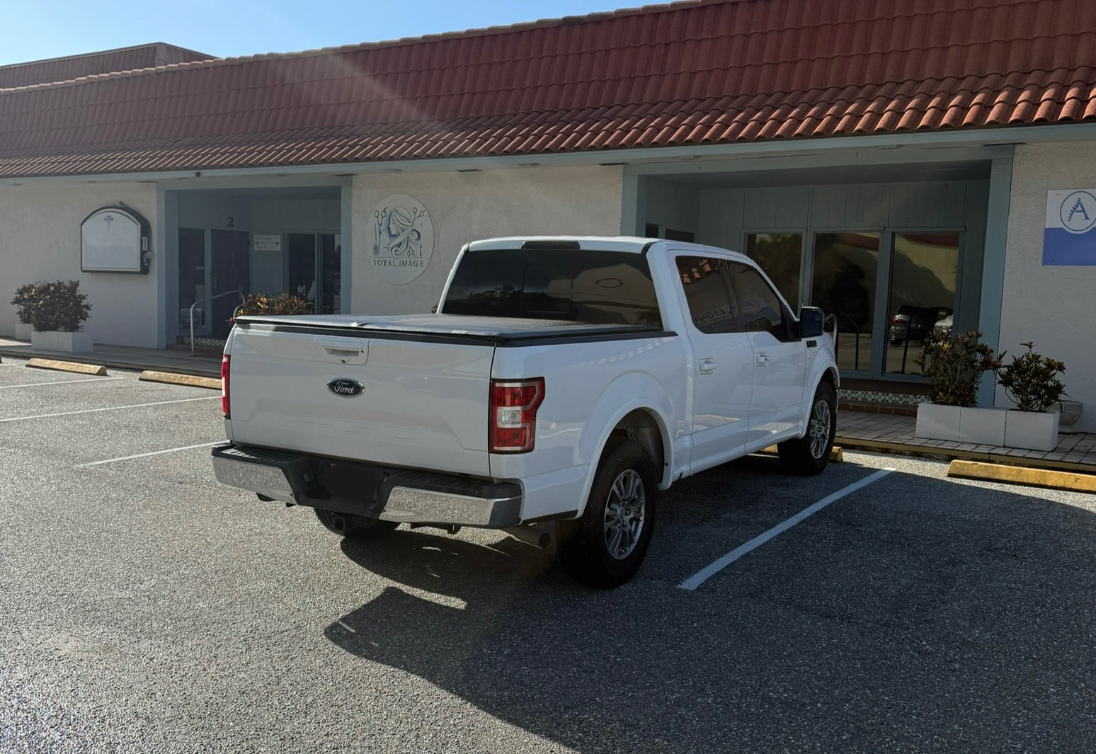 Used 2018 Ford F150 Lariat w/ Trailer Tow Package RWD image 2