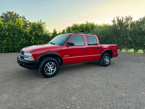 Used 2004 Chevrolet S10 Pickup LS w/ Appearance Package AWD/4WD image 18