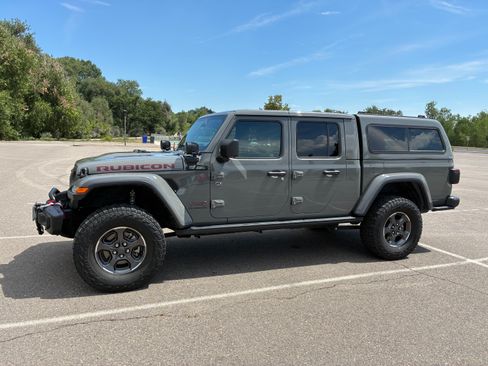 Used 2020 Jeep Gladiator Rubicon AWD/4WD image 2