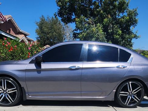 Used 2017 Honda Accord Sport image 9