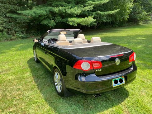 Used 2008 Volkswagen Eos Lux FWD image 6