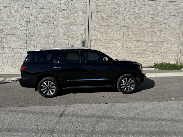 Used 2018 Toyota Sequoia Limited w/ Carpet Mat Package AWD/4WD image 4