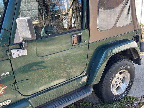 Used 2001 Jeep Wrangler Sahara AWD/4WD image 16