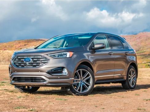 Used 2019 Ford Edge Titanium image 1