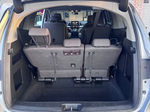 Used 2018 Honda Odyssey EX image 10