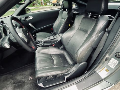 Used 2004 Nissan 350Z Touring w/ Aerodynamics Pkg RWD image 17