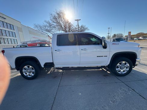 Used 2023 Chevrolet Silverado 3500 LTZ w/ LTZ Premium Package image 9