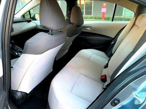 Used 2020 Toyota Corolla LE image 17