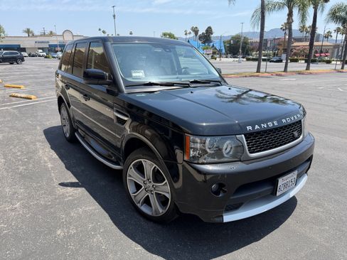 Used 2011 Land Rover Range Rover Sport HSE AWD/4WD image 28
