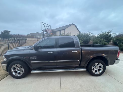 Used 2016 RAM 1500 Laramie w/ Convenience Group image 2