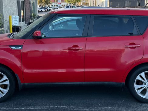 Used 2015 Kia Soul + FWD image 6